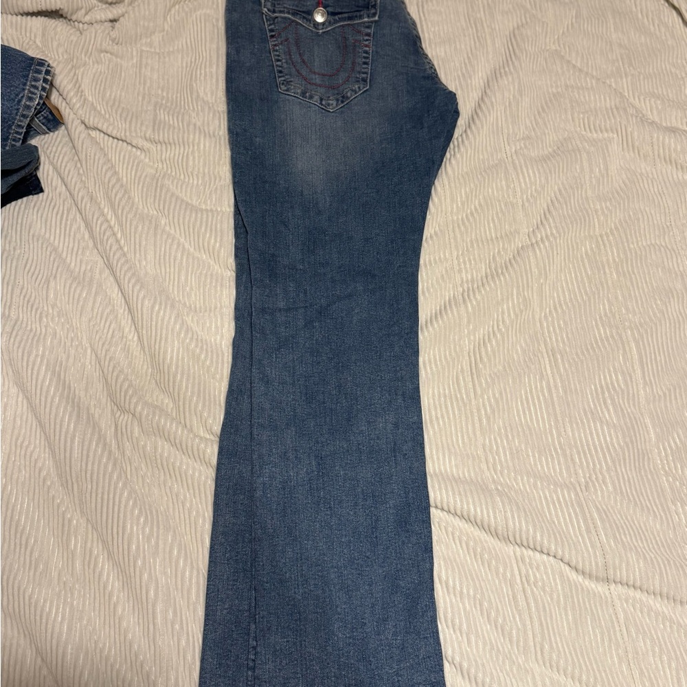 Relaxed Blue Jeans with Classic Denim Texture